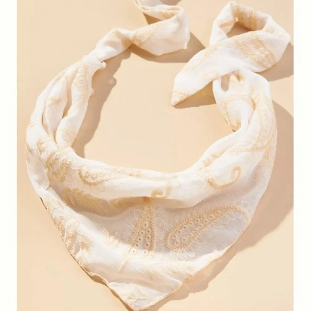 New🌟Anthropologie-Paisley Head Scarf- Ivory
